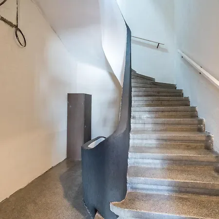 Echo Apartment